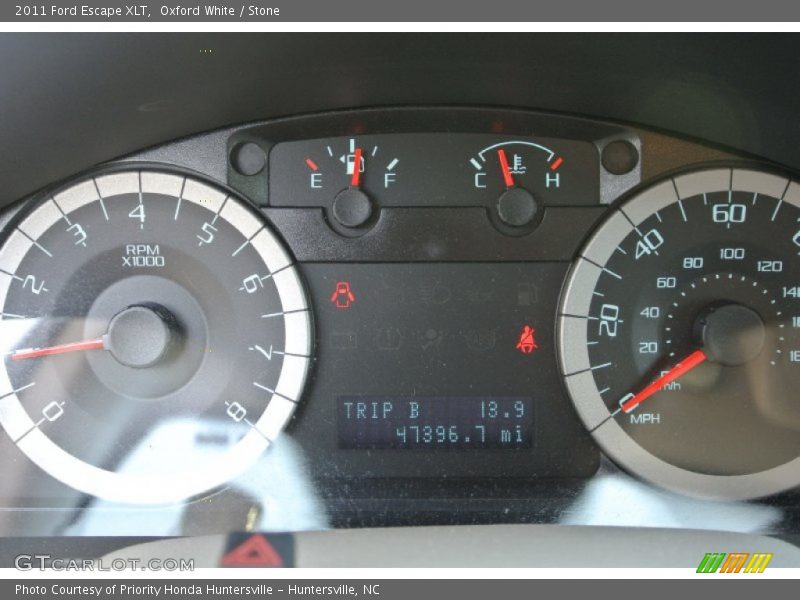 Oxford White / Stone 2011 Ford Escape XLT