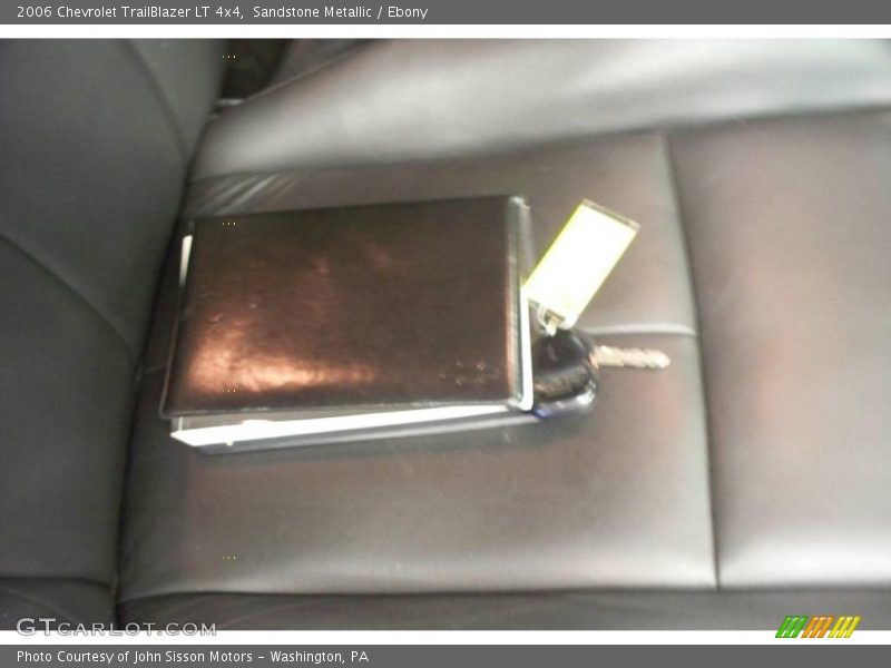 Sandstone Metallic / Ebony 2006 Chevrolet TrailBlazer LT 4x4