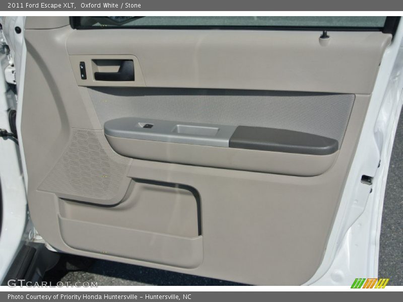 Oxford White / Stone 2011 Ford Escape XLT