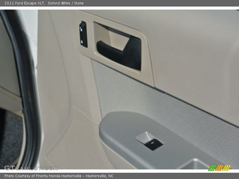 Oxford White / Stone 2011 Ford Escape XLT