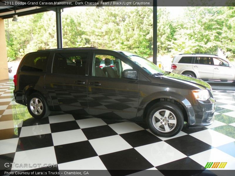 Dark Charcoal Pearl / Black/Light Graystone 2011 Dodge Grand Caravan Mainstreet