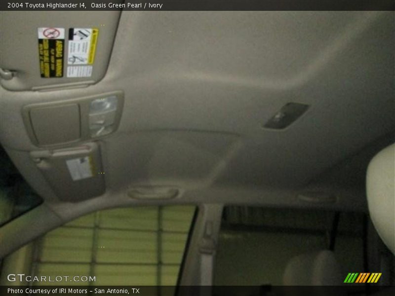 Oasis Green Pearl / Ivory 2004 Toyota Highlander I4