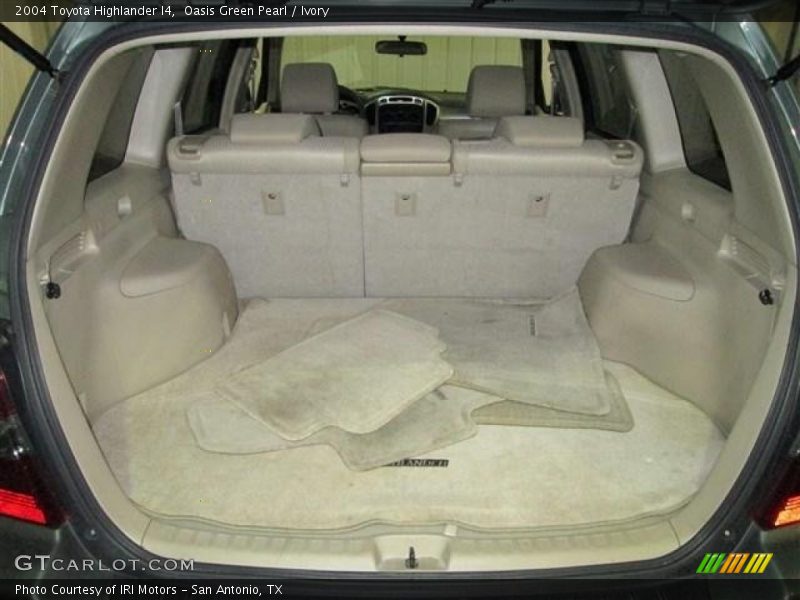 Oasis Green Pearl / Ivory 2004 Toyota Highlander I4