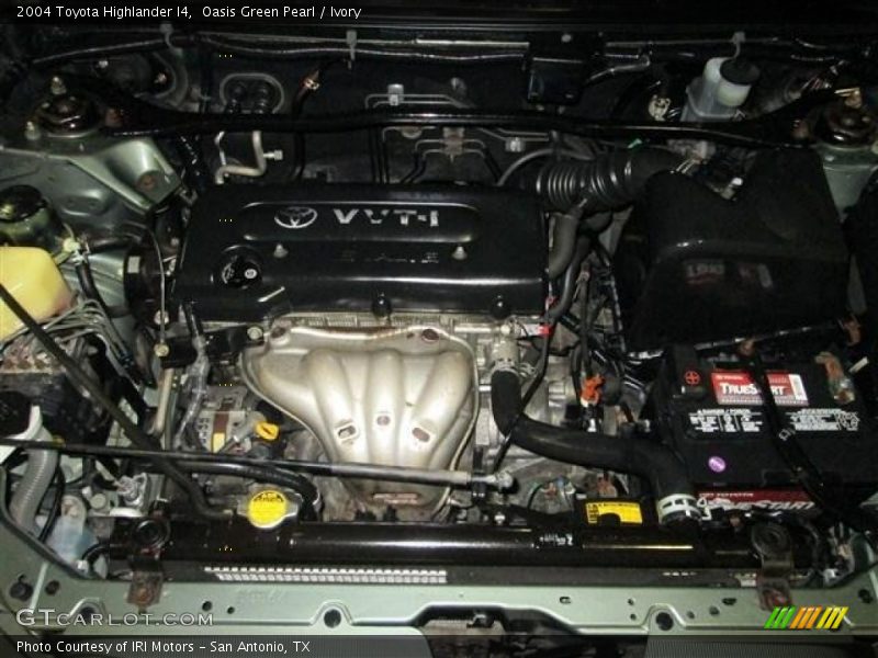 Oasis Green Pearl / Ivory 2004 Toyota Highlander I4