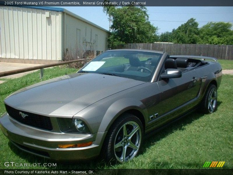 Mineral Grey Metallic / Dark Charcoal 2005 Ford Mustang V6 Premium Convertible