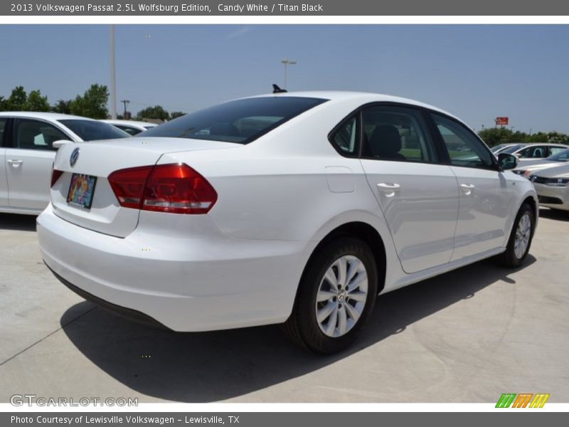 Candy White / Titan Black 2013 Volkswagen Passat 2.5L Wolfsburg Edition