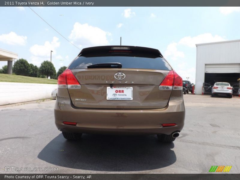 Golden Umber Mica / Ivory 2011 Toyota Venza I4