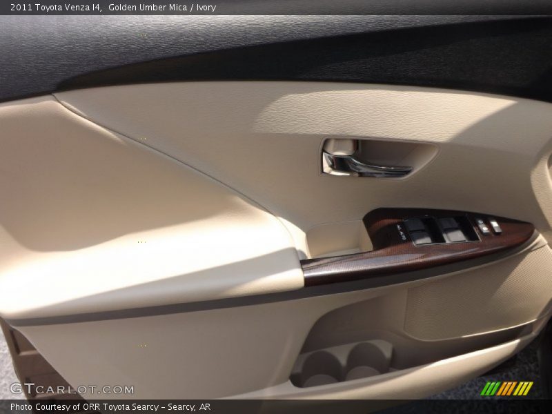 Golden Umber Mica / Ivory 2011 Toyota Venza I4