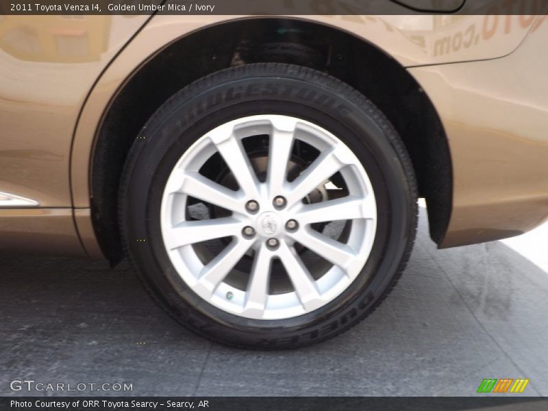 Golden Umber Mica / Ivory 2011 Toyota Venza I4