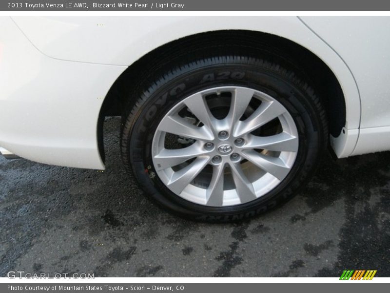 Blizzard White Pearl / Light Gray 2013 Toyota Venza LE AWD