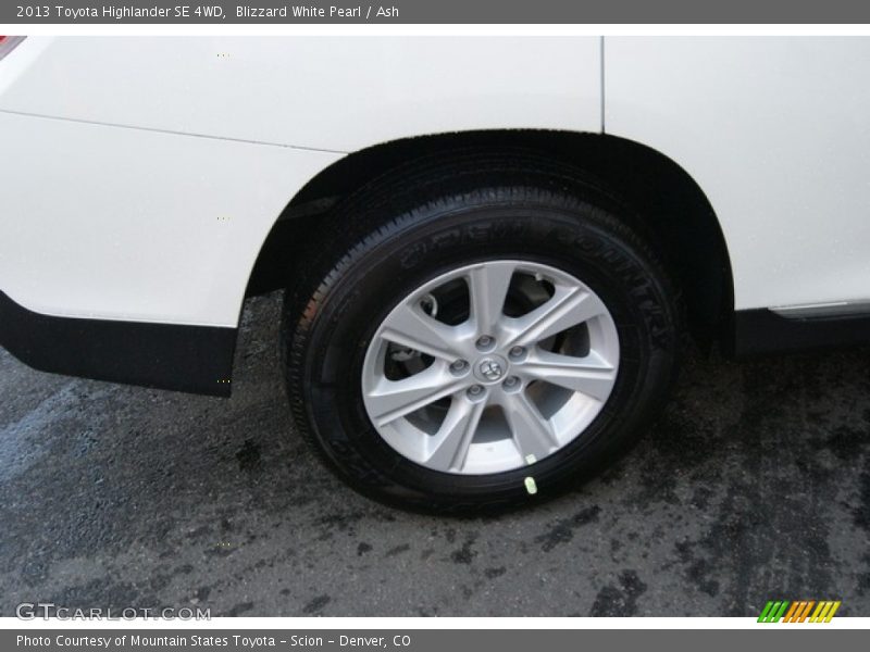 Blizzard White Pearl / Ash 2013 Toyota Highlander SE 4WD