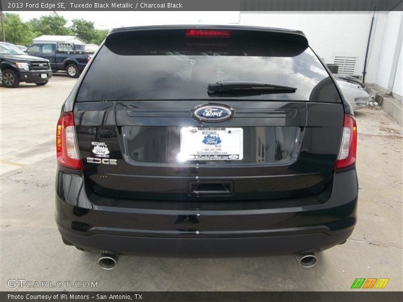 Tuxedo Black Metallic / Charcoal Black 2013 Ford Edge SE