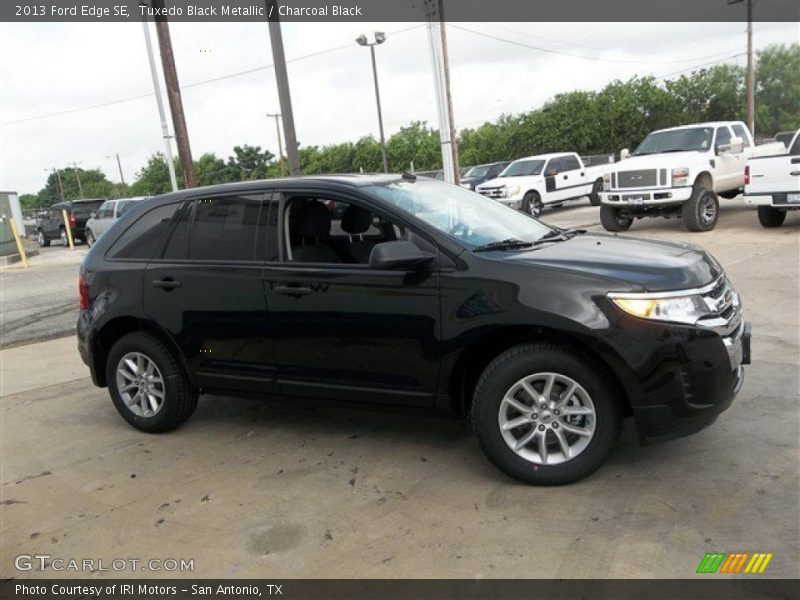 Tuxedo Black Metallic / Charcoal Black 2013 Ford Edge SE
