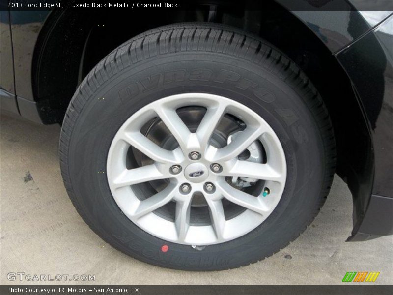 Tuxedo Black Metallic / Charcoal Black 2013 Ford Edge SE