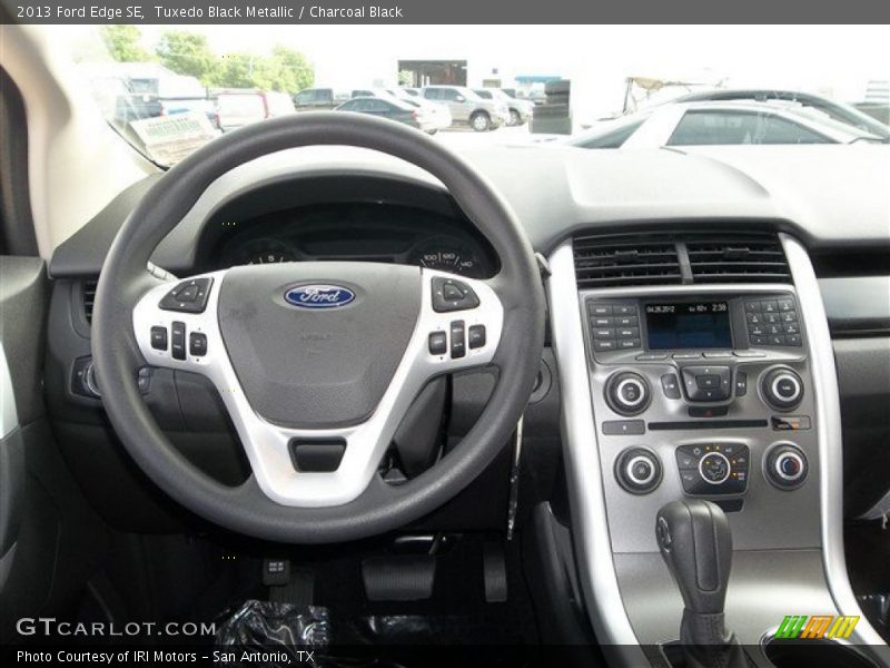 Tuxedo Black Metallic / Charcoal Black 2013 Ford Edge SE