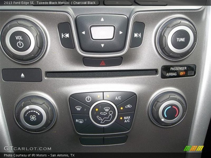 Tuxedo Black Metallic / Charcoal Black 2013 Ford Edge SE