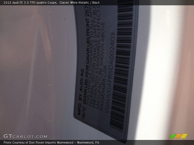 Glacier White Metallic / Black 2013 Audi S5 3.0 TFSI quattro Coupe