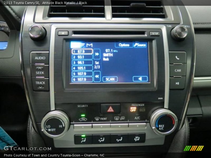 Controls of 2013 Camry SE