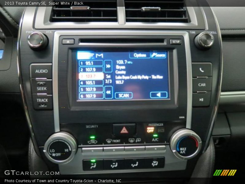 Super White / Black 2013 Toyota Camry SE