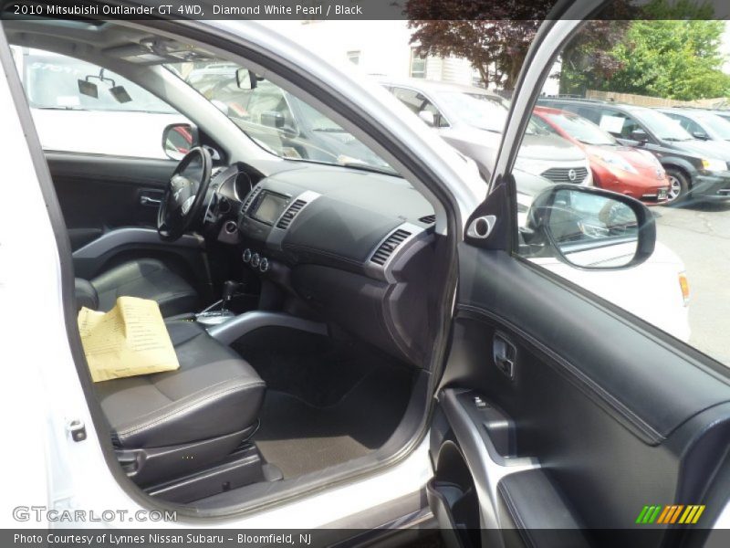 Diamond White Pearl / Black 2010 Mitsubishi Outlander GT 4WD