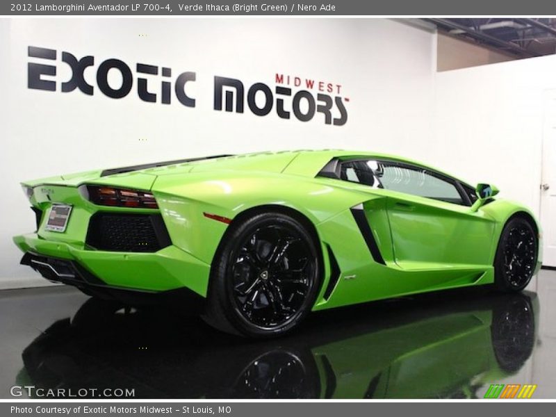 Verde Ithaca (Bright Green) / Nero Ade 2012 Lamborghini Aventador LP 700-4
