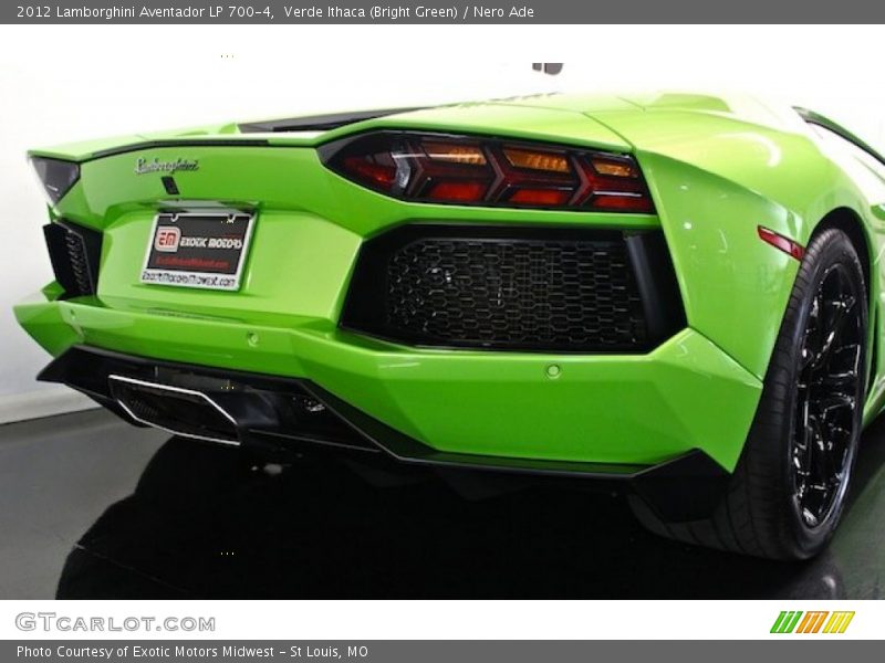 Verde Ithaca (Bright Green) / Nero Ade 2012 Lamborghini Aventador LP 700-4