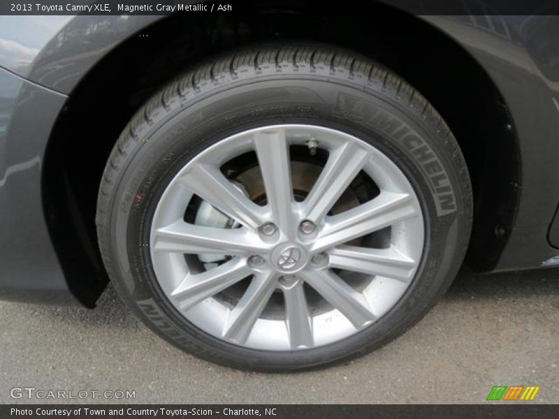 Magnetic Gray Metallic / Ash 2013 Toyota Camry XLE
