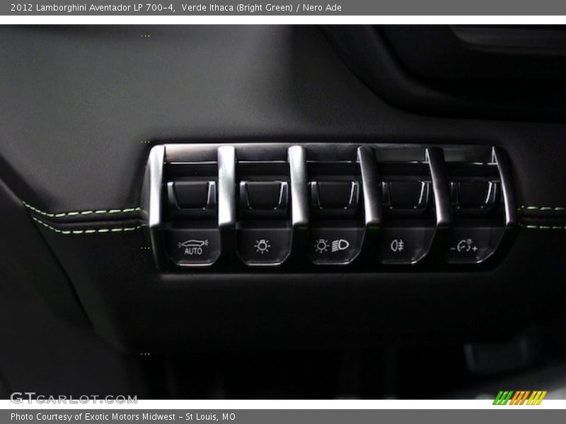 Controls of 2012 Aventador LP 700-4