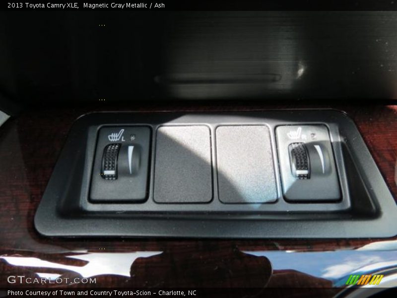 Magnetic Gray Metallic / Ash 2013 Toyota Camry XLE