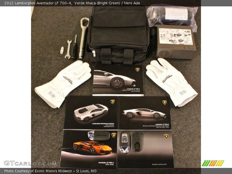 Books/Manuals of 2012 Aventador LP 700-4