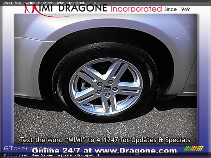 Bright Silver Metallic / Black 2011 Dodge Avenger Mainstreet