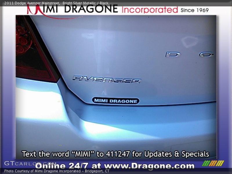 Bright Silver Metallic / Black 2011 Dodge Avenger Mainstreet