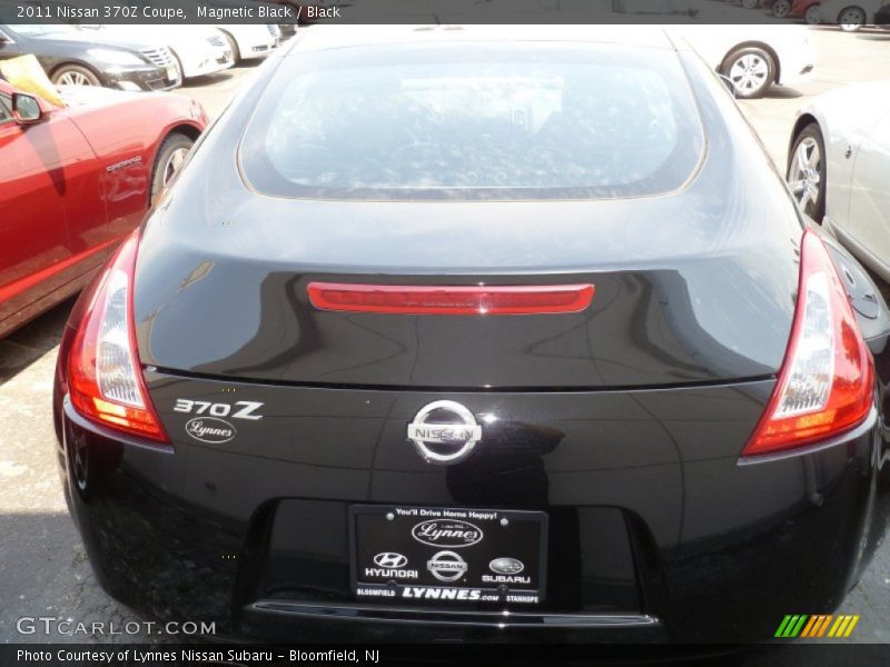 Magnetic Black / Black 2011 Nissan 370Z Coupe
