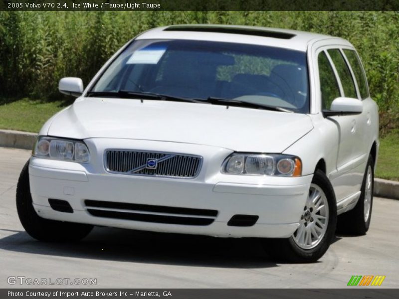 Ice White / Taupe/Light Taupe 2005 Volvo V70 2.4