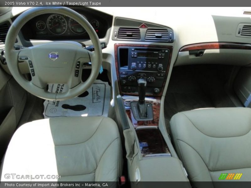 Ice White / Taupe/Light Taupe 2005 Volvo V70 2.4