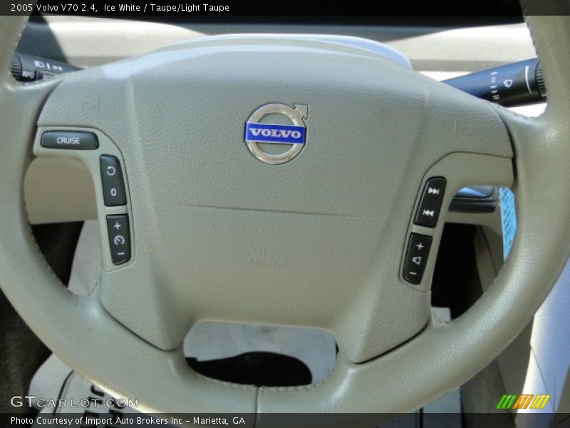 Ice White / Taupe/Light Taupe 2005 Volvo V70 2.4