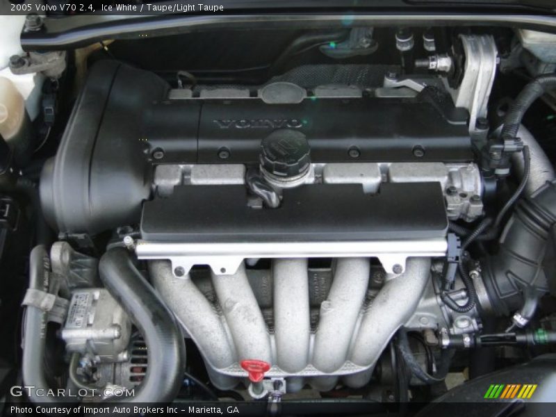 Ice White / Taupe/Light Taupe 2005 Volvo V70 2.4