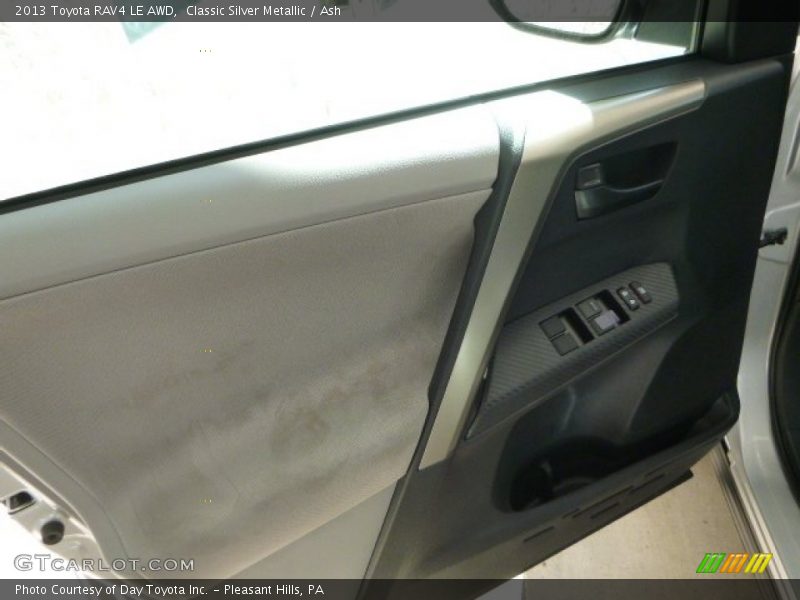 Classic Silver Metallic / Ash 2013 Toyota RAV4 LE AWD