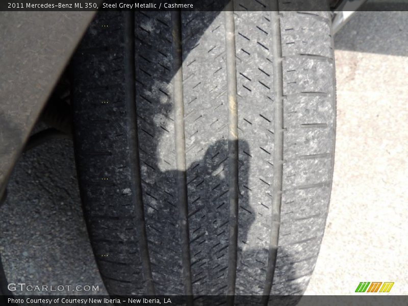 Steel Grey Metallic / Cashmere 2011 Mercedes-Benz ML 350