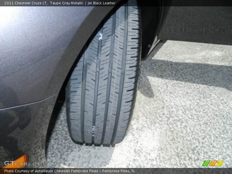 Taupe Gray Metallic / Jet Black Leather 2011 Chevrolet Cruze LT