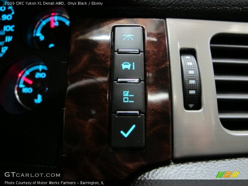 Onyx Black / Ebony 2009 GMC Yukon XL Denali AWD