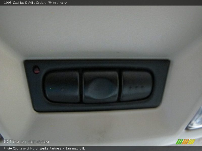White / Ivory 1995 Cadillac DeVille Sedan