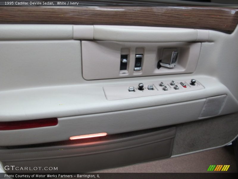 White / Ivory 1995 Cadillac DeVille Sedan