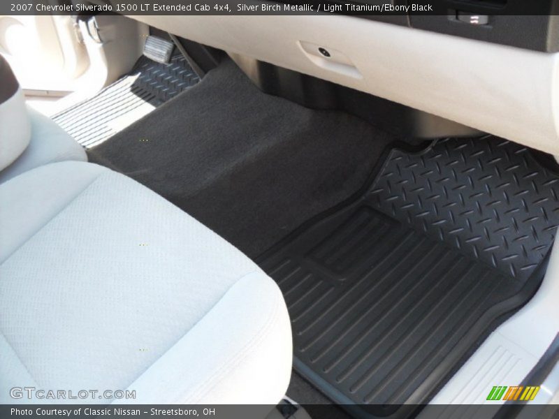 Silver Birch Metallic / Light Titanium/Ebony Black 2007 Chevrolet Silverado 1500 LT Extended Cab 4x4