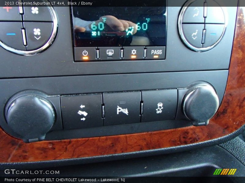Black / Ebony 2013 Chevrolet Suburban LT 4x4
