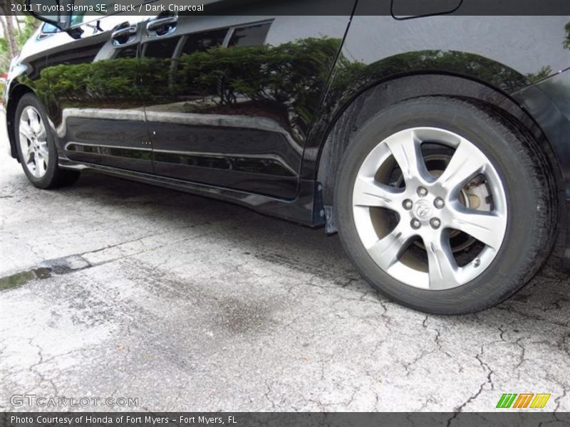 Black / Dark Charcoal 2011 Toyota Sienna SE
