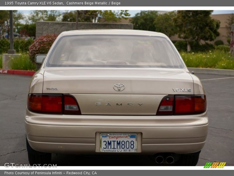 Cashmere Beige Metallic / Beige 1995 Toyota Camry XLE V6 Sedan