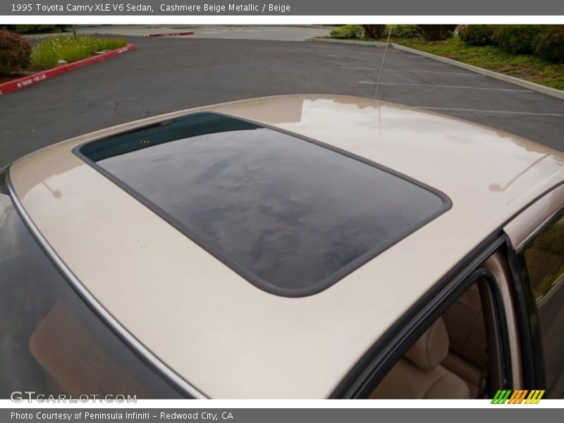 Cashmere Beige Metallic / Beige 1995 Toyota Camry XLE V6 Sedan