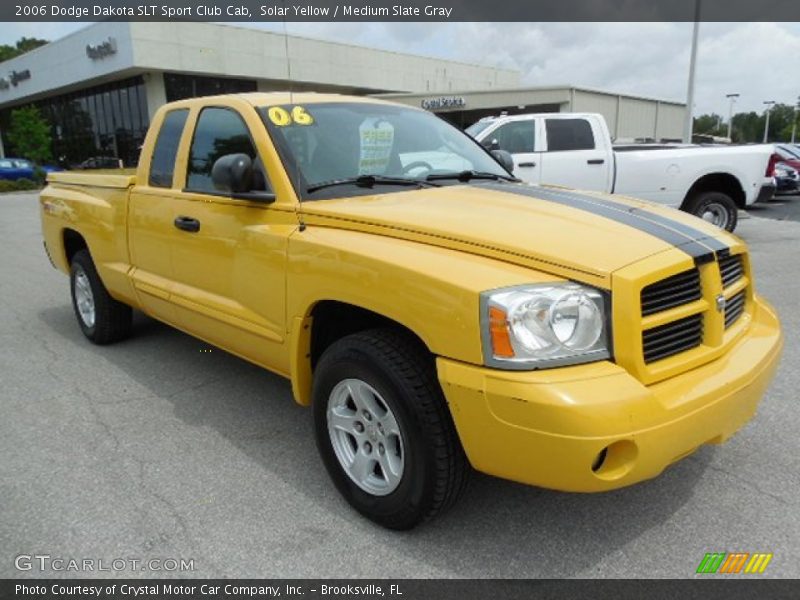 Front 3/4 View of 2006 Dakota SLT Sport Club Cab