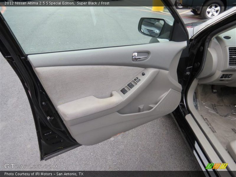 Super Black / Frost 2012 Nissan Altima 2.5 S Special Edition